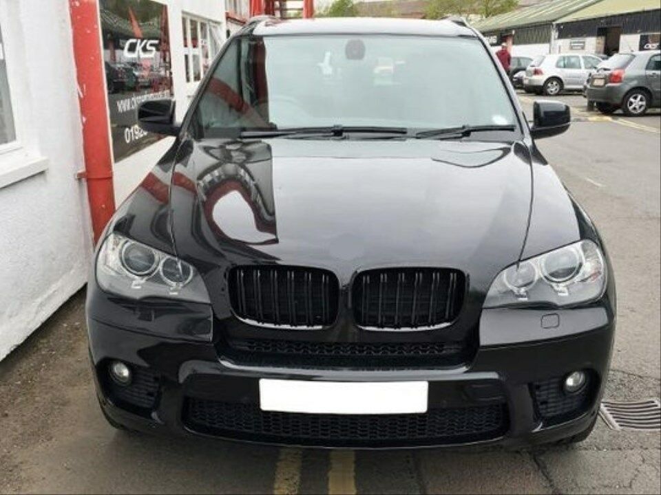 BMW X6 SERİSİ E71 ÇİFT ÇİZGİ BÖBREK 2008 2014 PARLAK SİYAH İTHAL